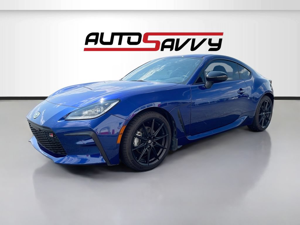 Used 2025 Toyota GR86 Premium RWD image 3