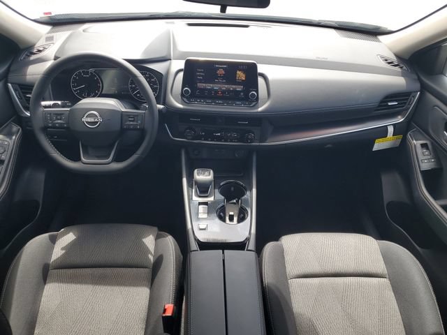 Certified 2026 Nissan Rogue SV FWD image 3