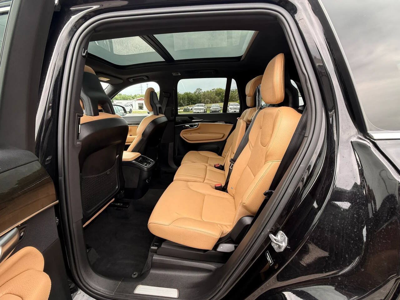 Used 2018 Volvo XC90 T6 Momentum w/ Convenience Package AWD/4WD image 16