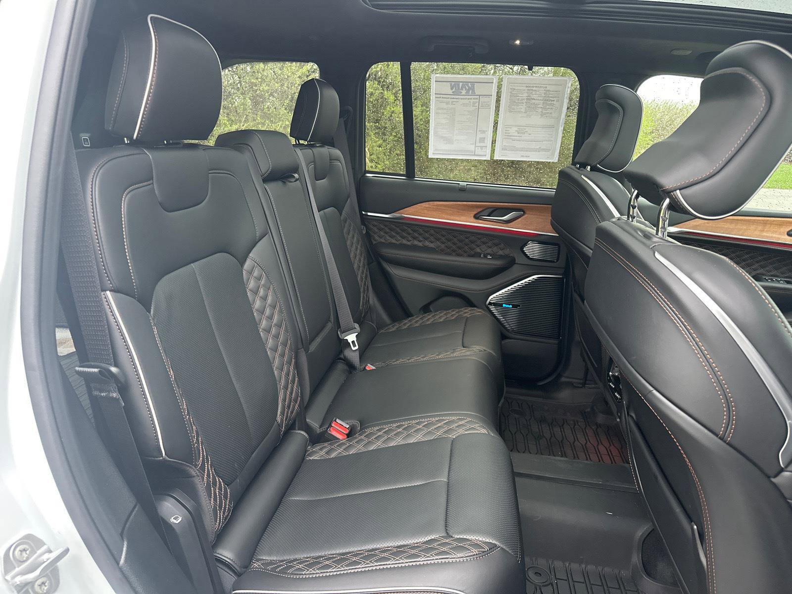 Used 2025 Jeep Grand Cherokee Summit image 24