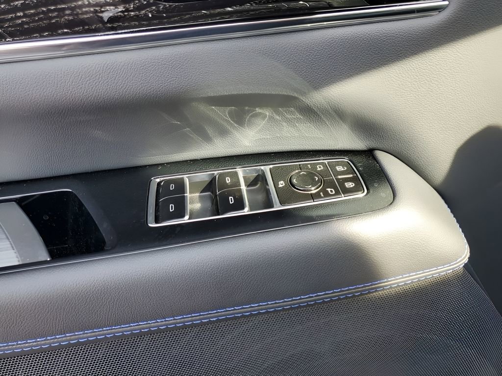 New 2026 Cadillac Escalade IQL Luxury w/ LPO, Floor Liner Package image 29