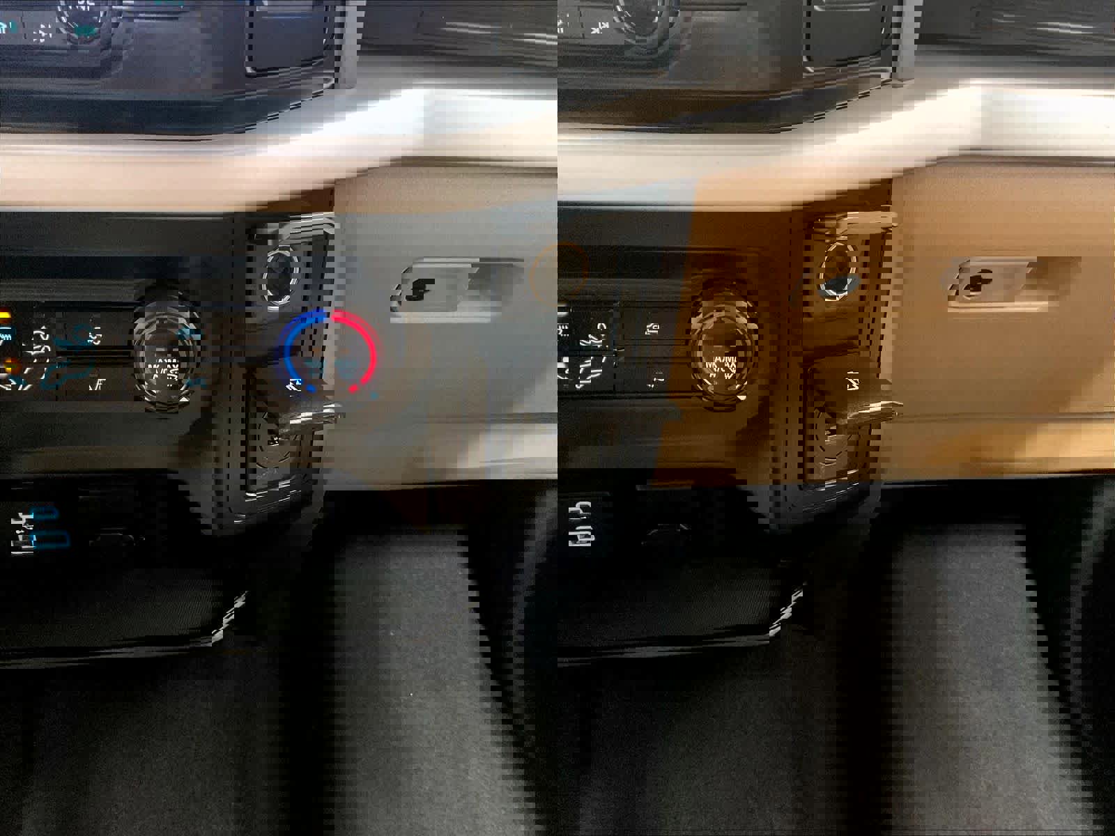 Used 2023 Ford F150 XLT image 26