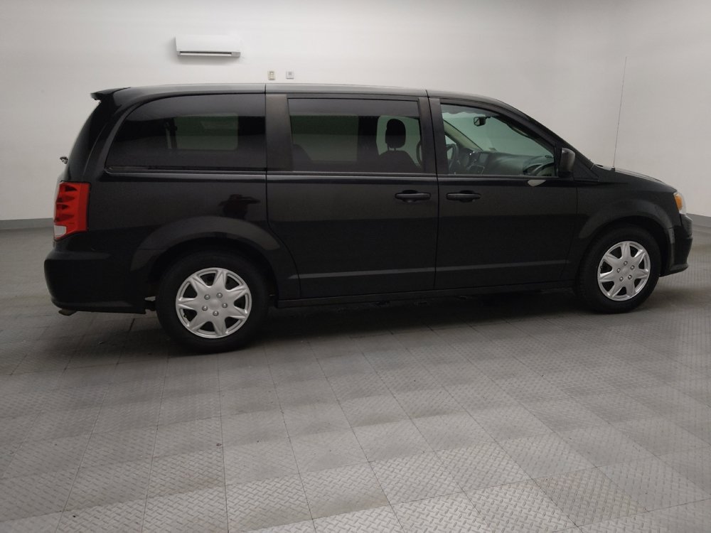 Used 2018 Dodge Grand Caravan SE w/ UConnect Hands-Free Group FWD image 10