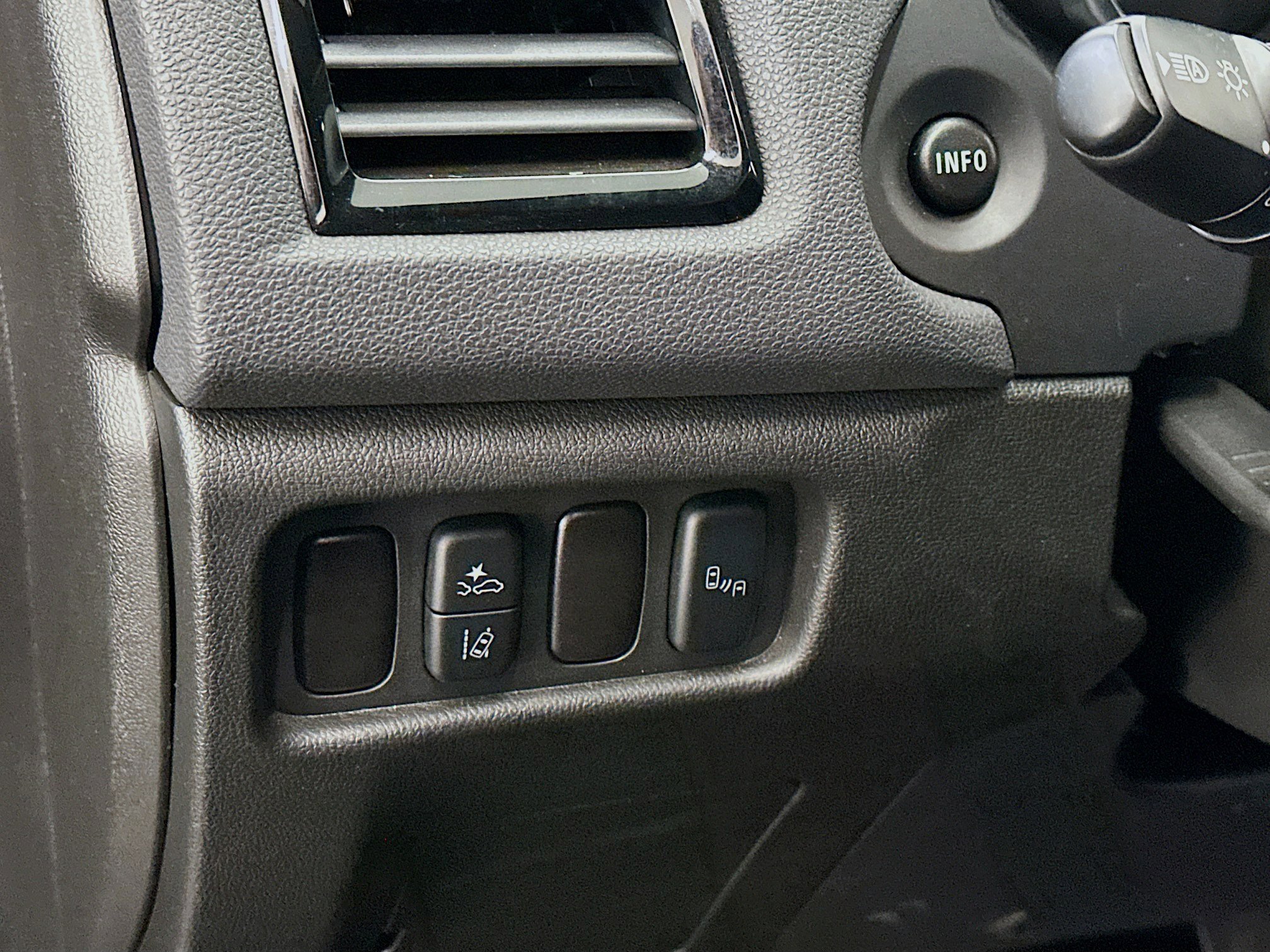 Used 2025 Mitsubishi Outlander Sport AWD image 17
