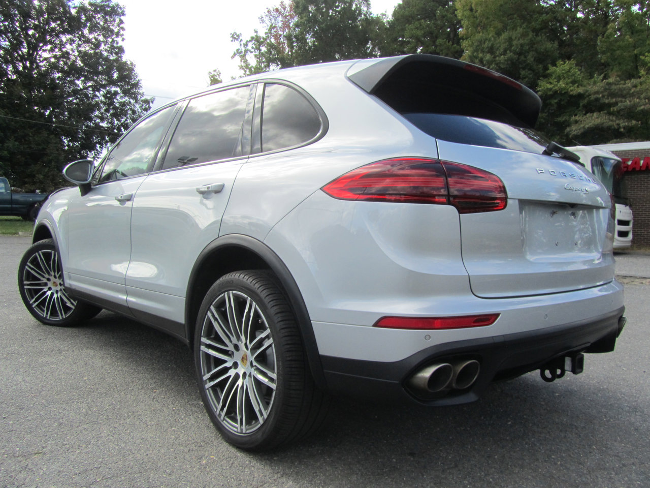 Used 2016 Porsche Cayenne S w/ Premium Plus Package image 9