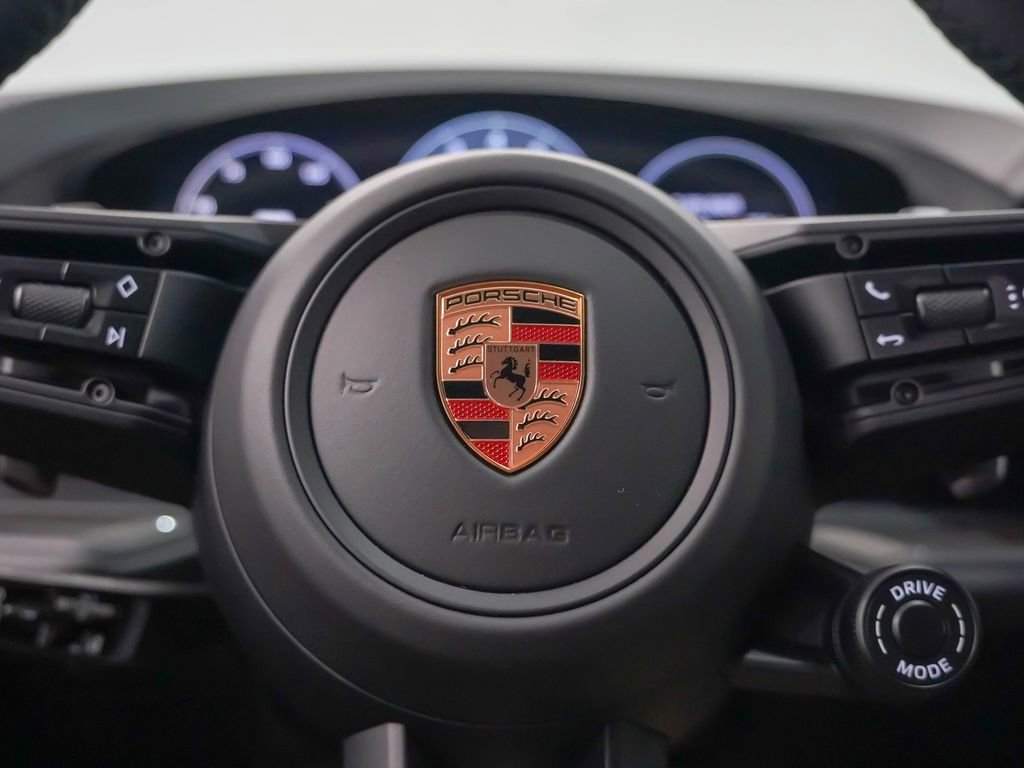 Certified 2025 Porsche Cayenne GTS image 23