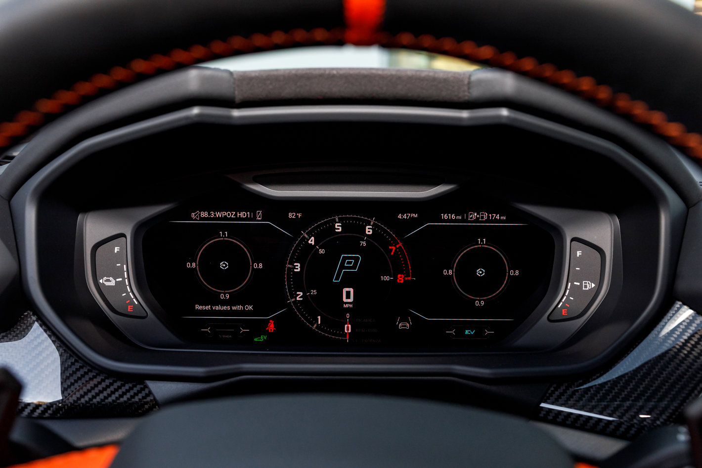 Used 2025 Lamborghini Urus SE image 38