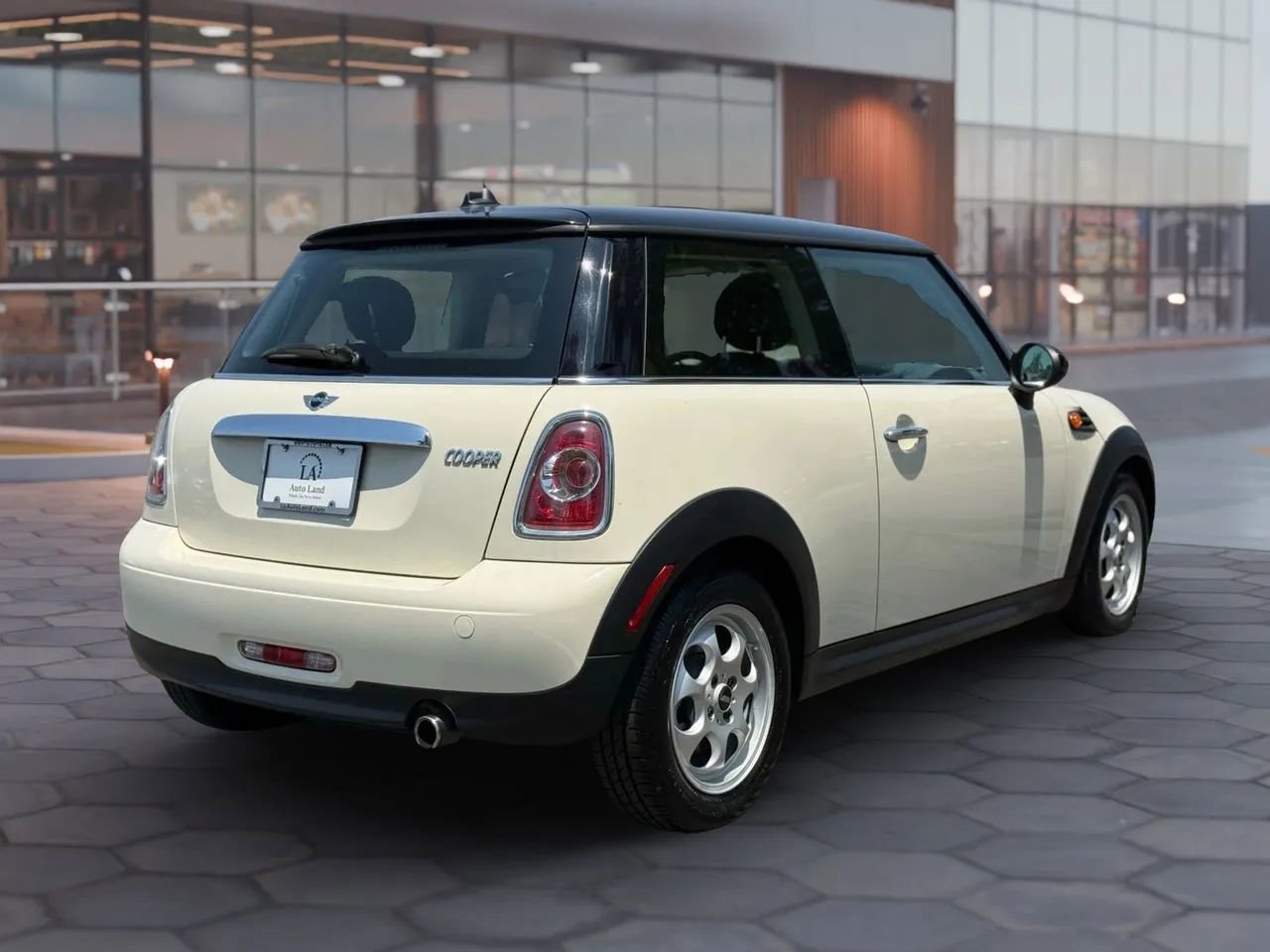 Used 2013 MINI Cooper Hardtop image 6