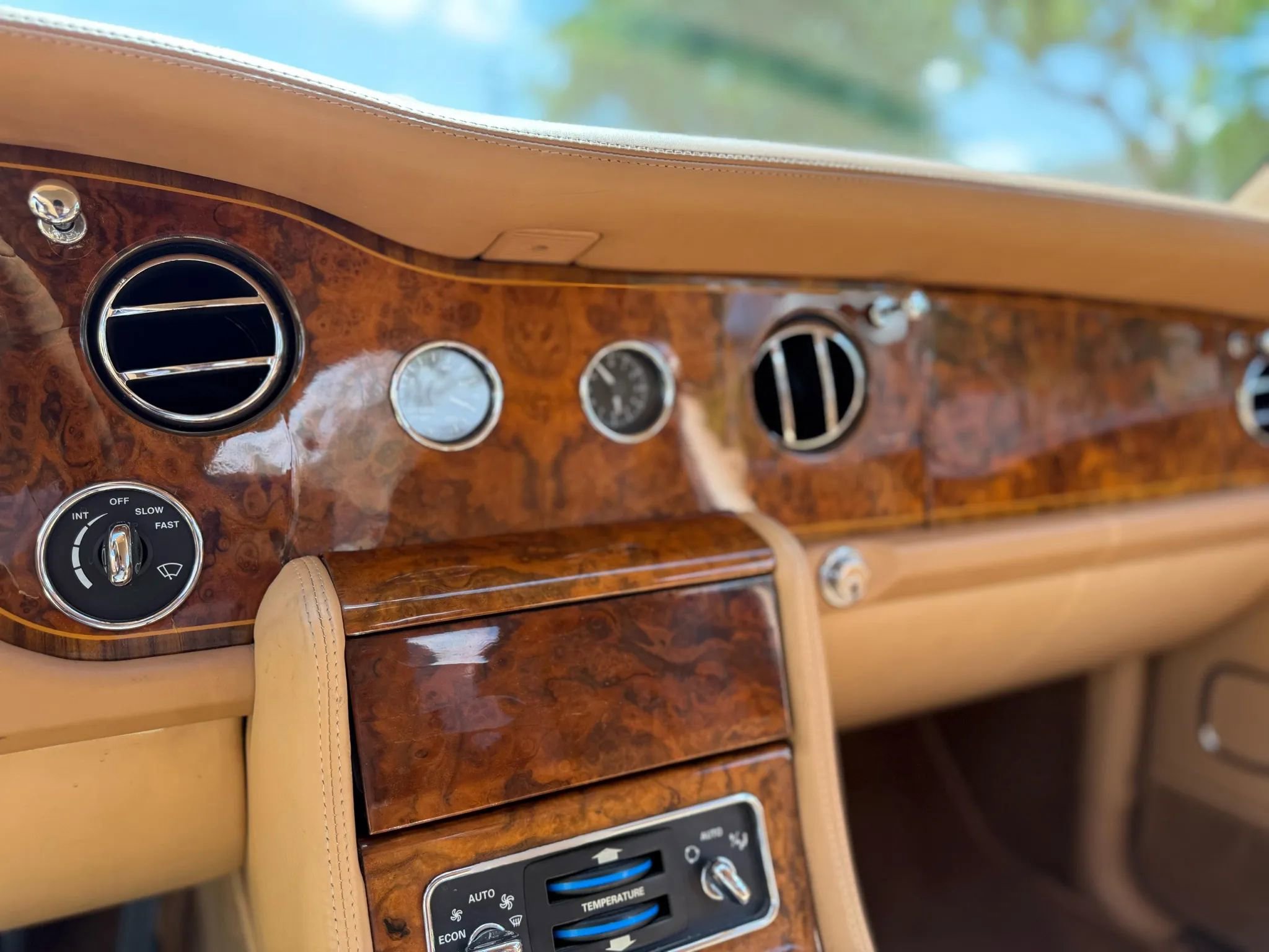 Used 2000 Rolls-Royce Corniche RWD image 18
