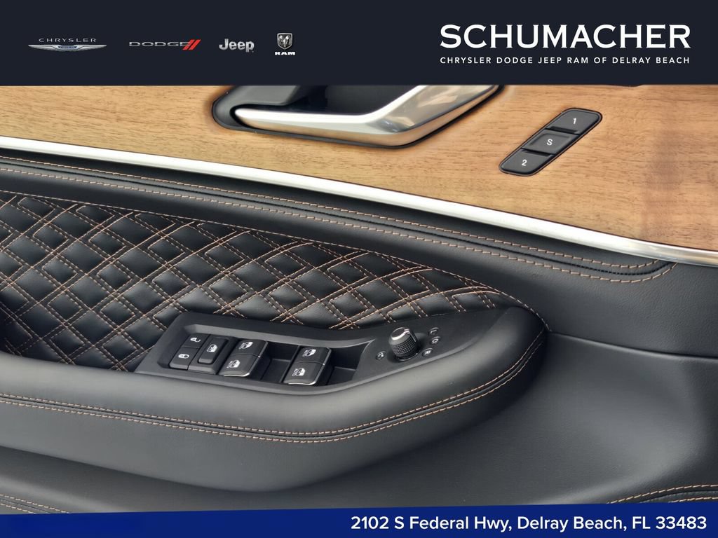 New 2025 Jeep Grand Cherokee L Summit AWD/4WD image 21