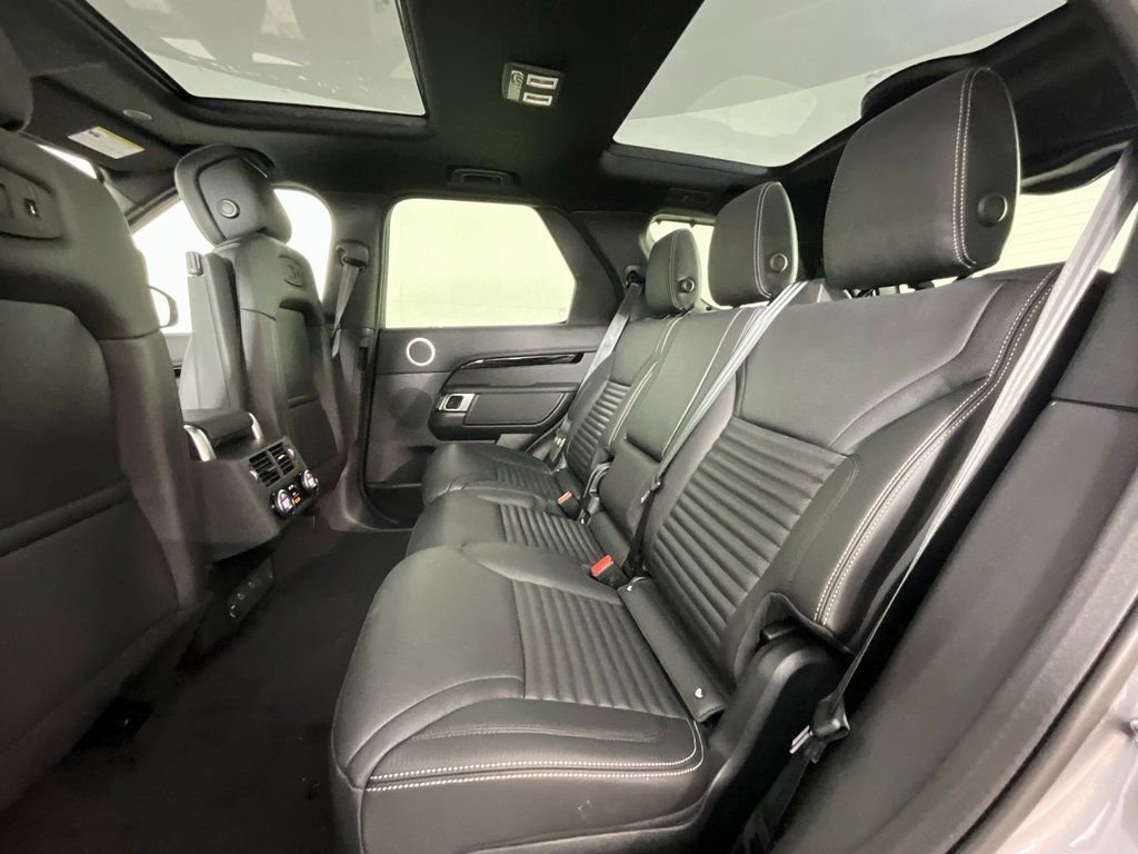 New 2026 Land Rover Discovery S AWD/4WD image 5