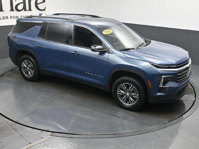 Used 2025 Chevrolet Traverse LT FWD image 45