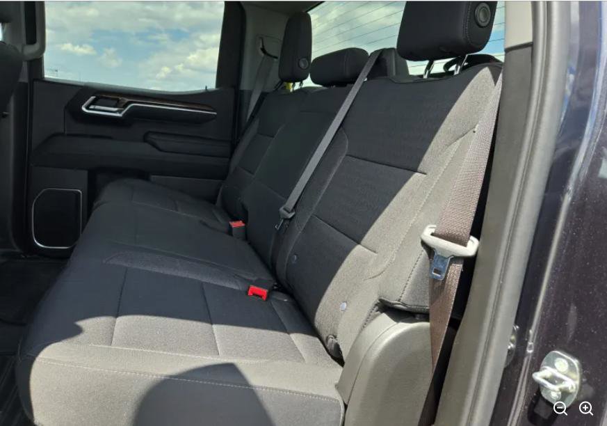 Used 2022 Chevrolet Silverado 1500 LT AWD/4WD image 7