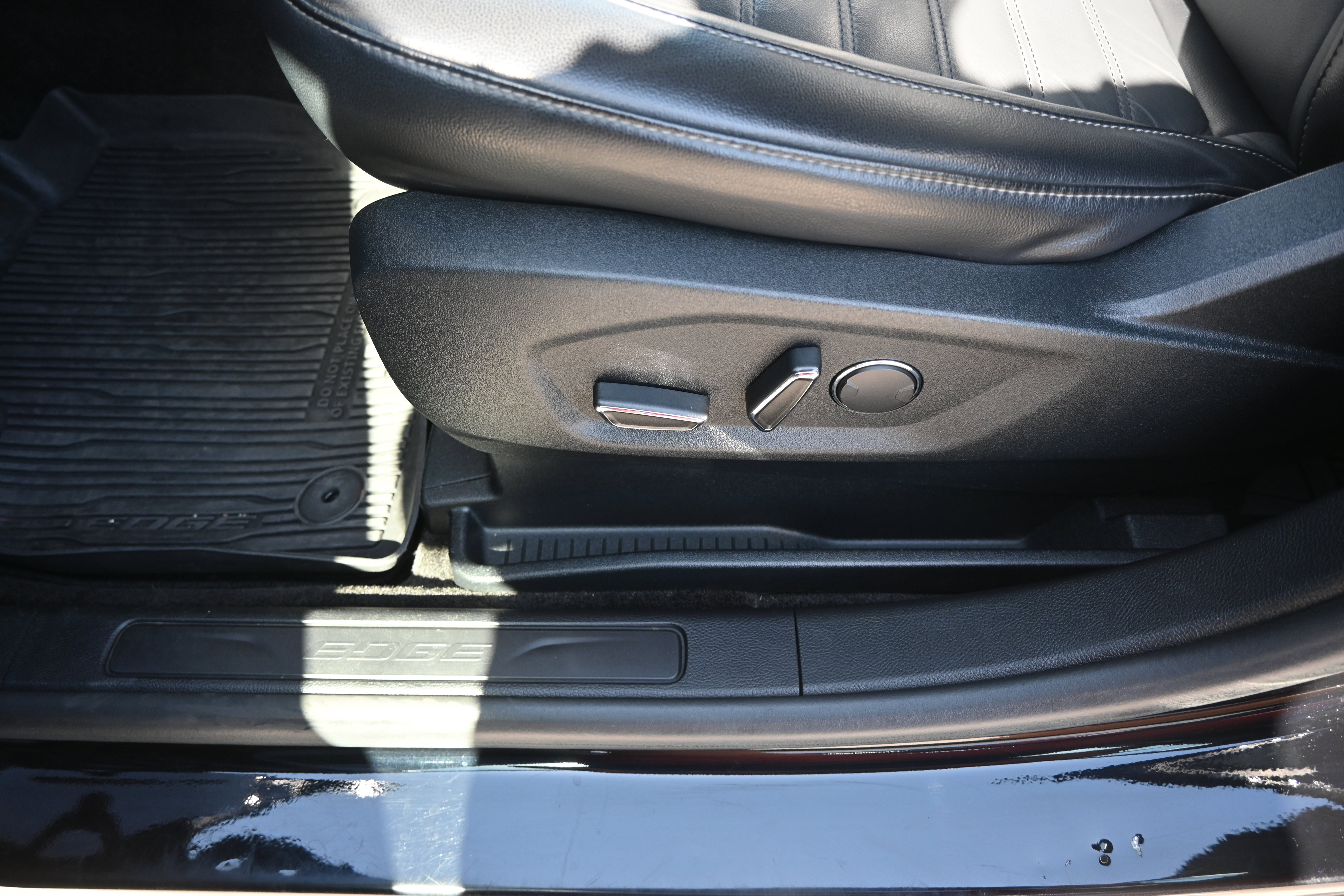 Used 2017 Ford Edge SEL w/ Equipment Group 201A image 24