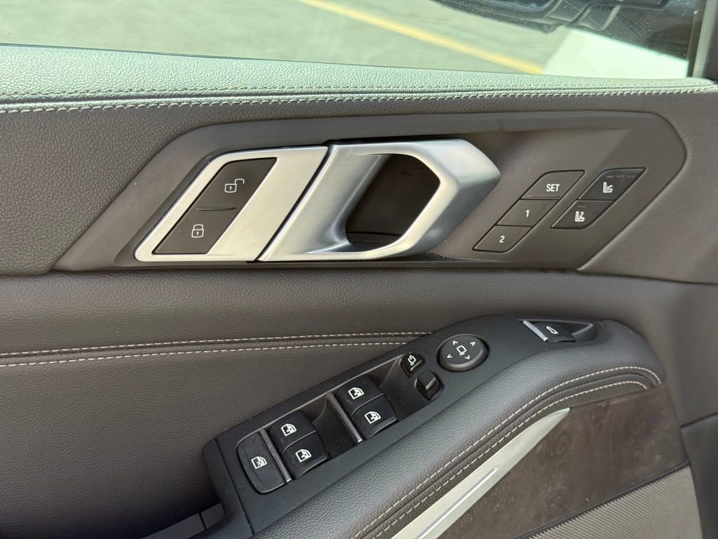 Used 2020 BMW X5 xDrive40i w/ M Sport Package image 10