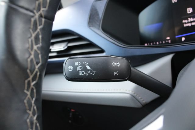 Used 2024 Volkswagen Taos SE AWD/4WD image 11
