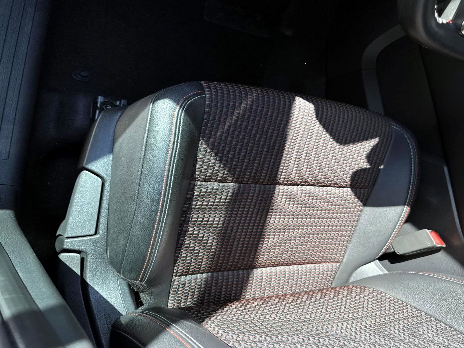 Used 2025 Nissan Kicks SR image 9