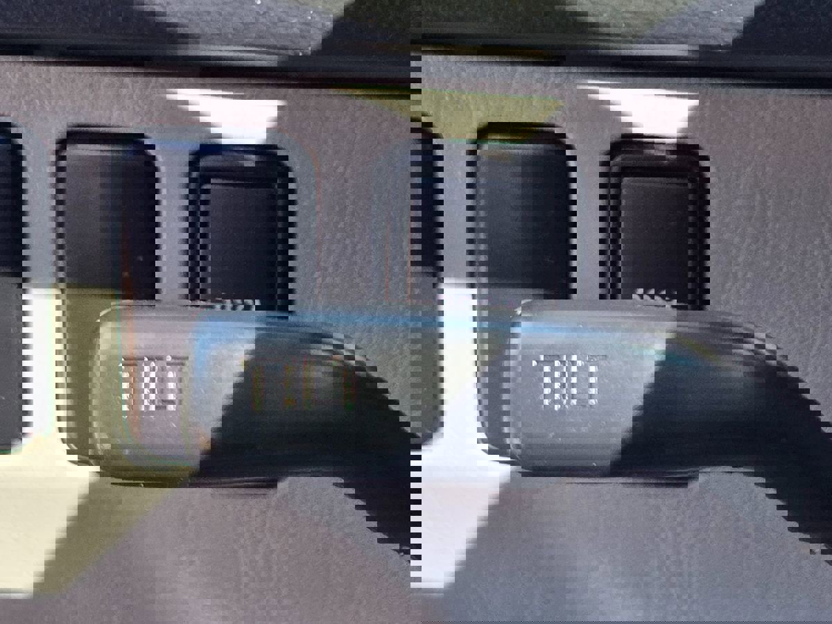 Used 2005 Toyota 4Runner Limited image 45