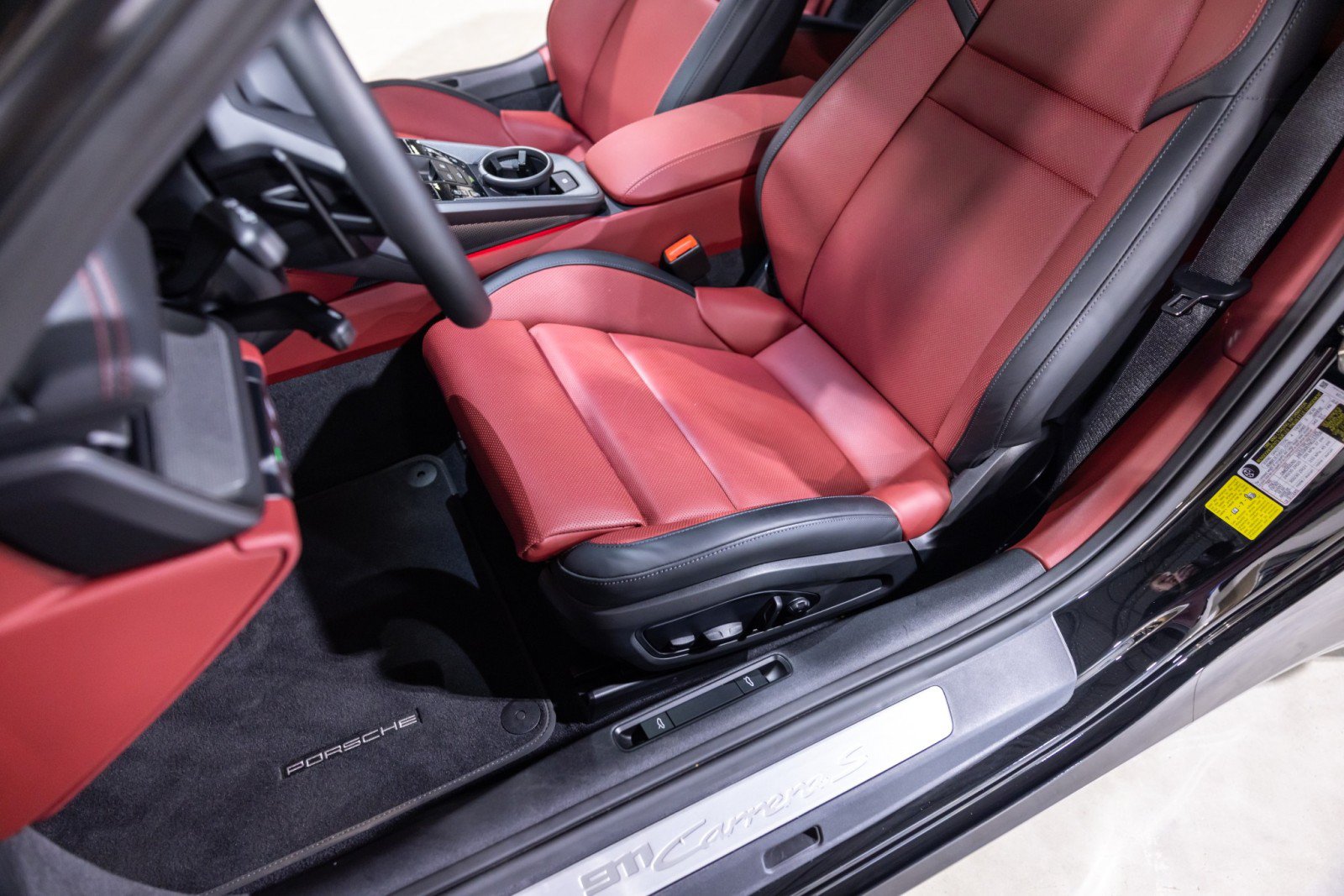 Used 2025 Porsche 911 Carrera S RWD image 40