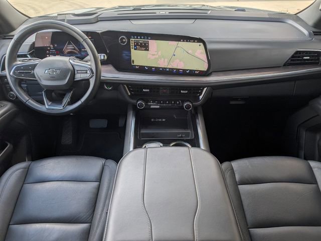 Used 2025 Chevrolet Suburban Z71 image 24