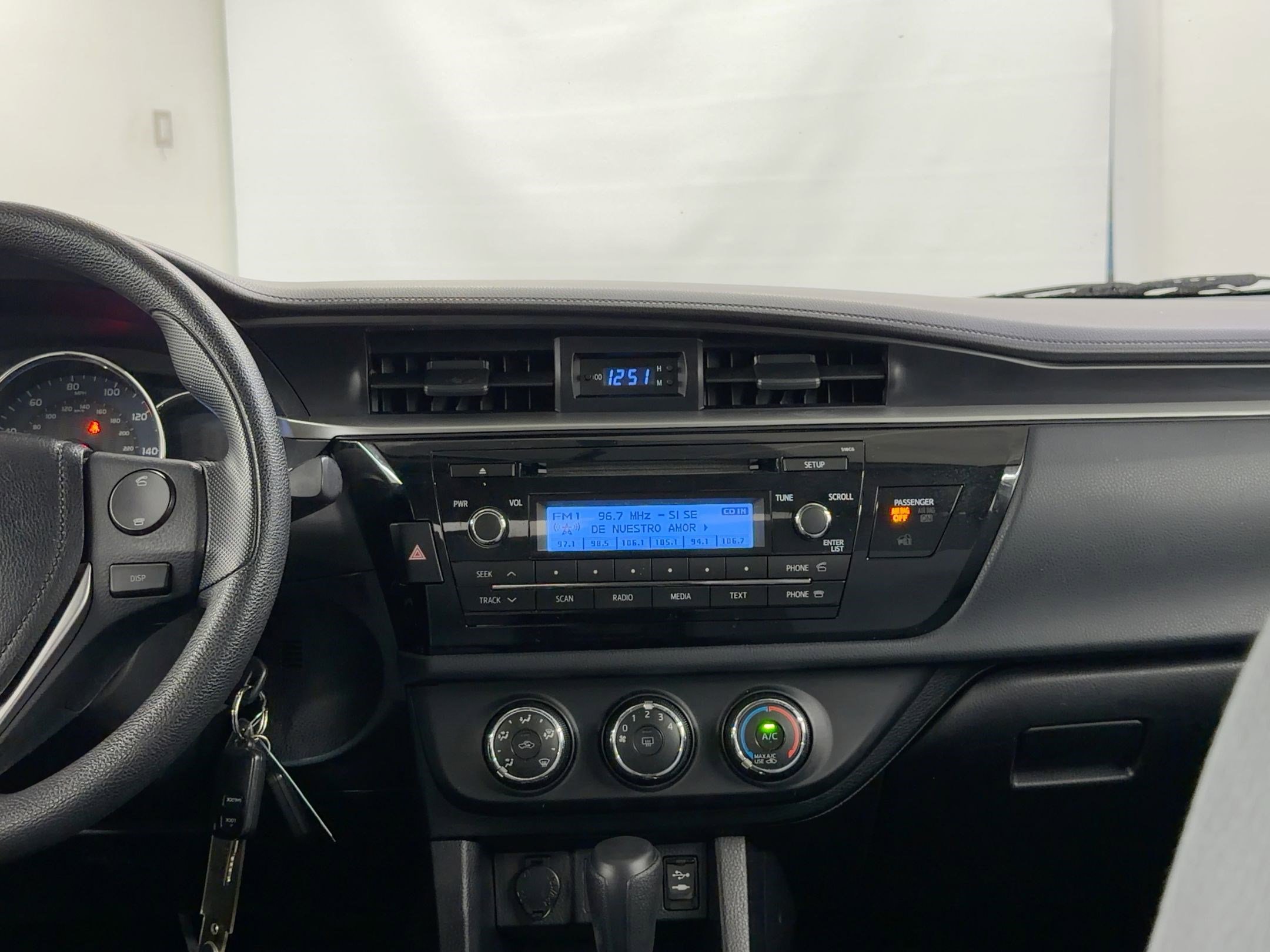 Used 2014 Toyota Corolla L image 29