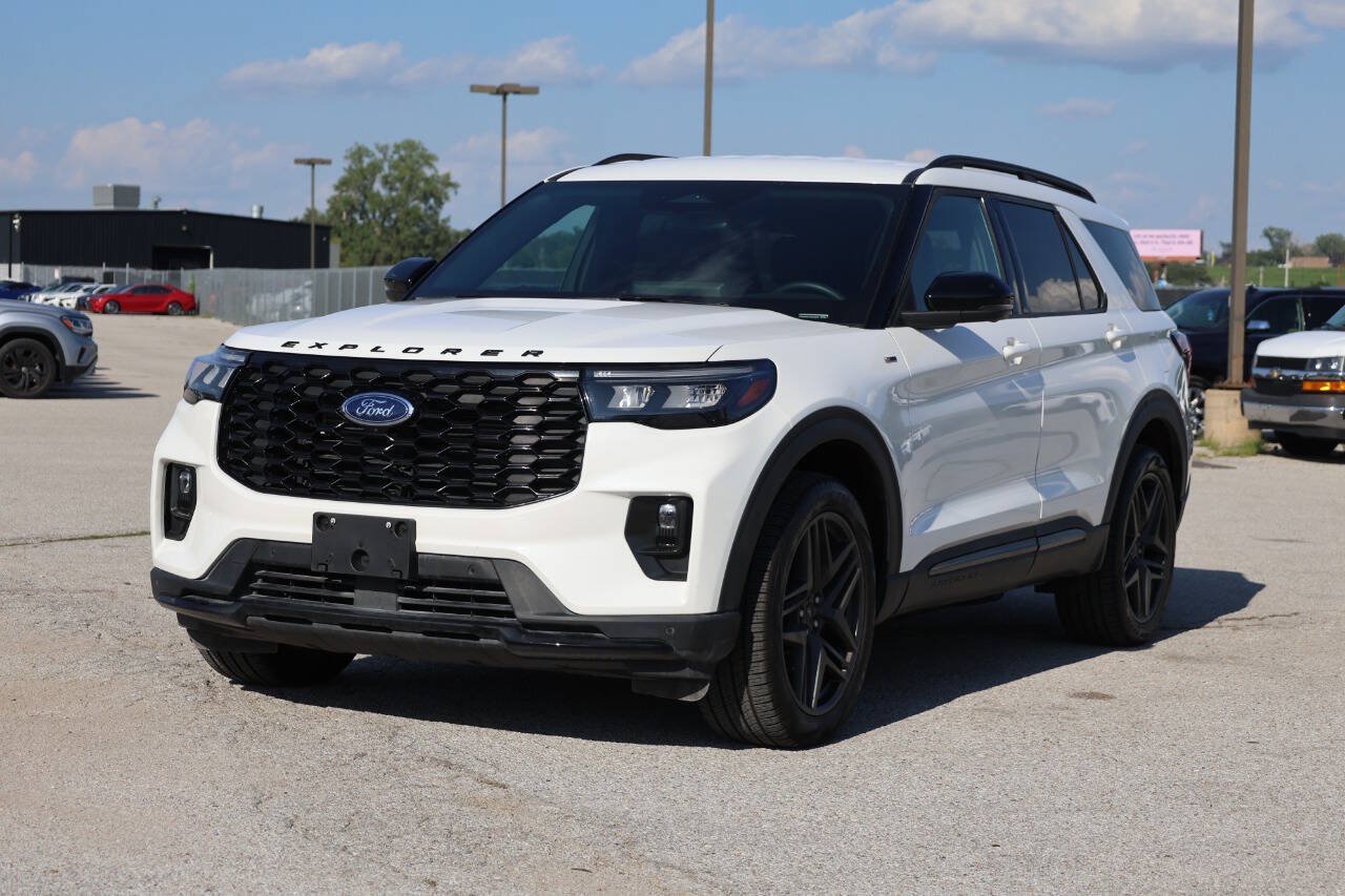 Used 2025 Ford Explorer ST-Line w/ Premium Package AWD/4WD image 6