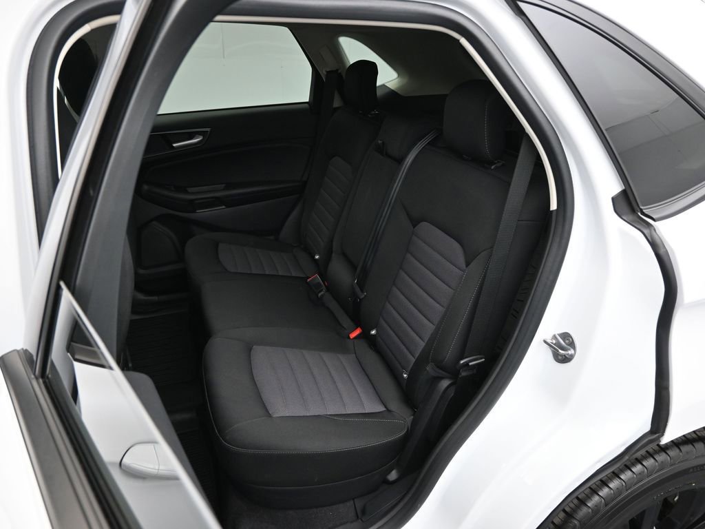 Used 2024 Ford Edge SE w/ Black Appearance Package image 21