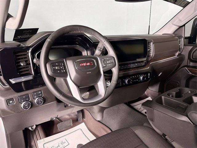Used 2025 GMC Sierra 2500 SLE image 9
