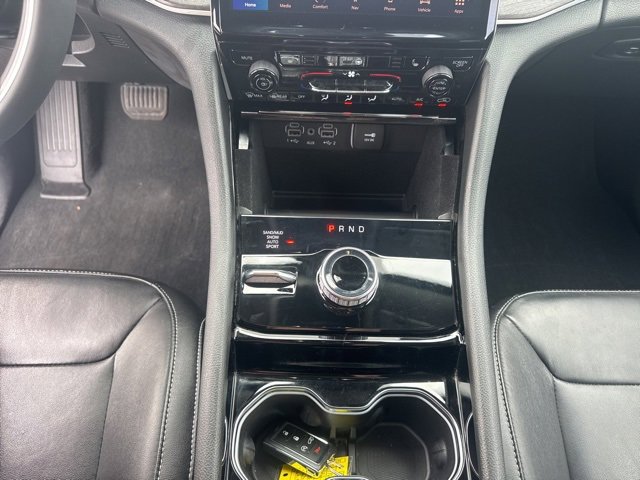 Used 2023 Jeep Grand Cherokee Limited w/ Black Appearance Package image 13