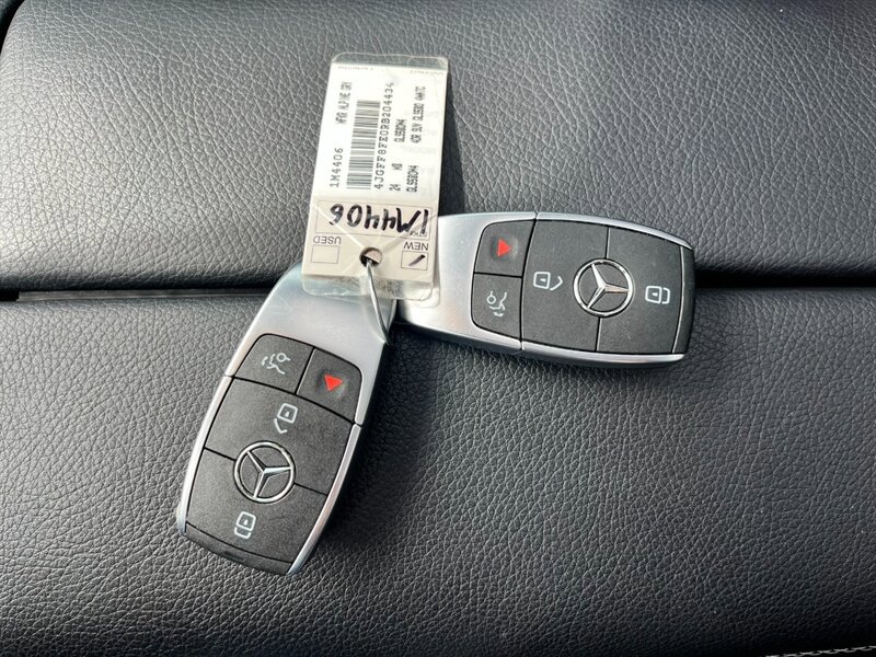 Used 2024 Mercedes-Benz GLS 580 4MATIC image 40