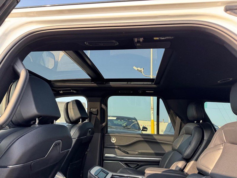 New 2025 Lincoln Navigator Reserve w/ Jet Appearance Package image 11