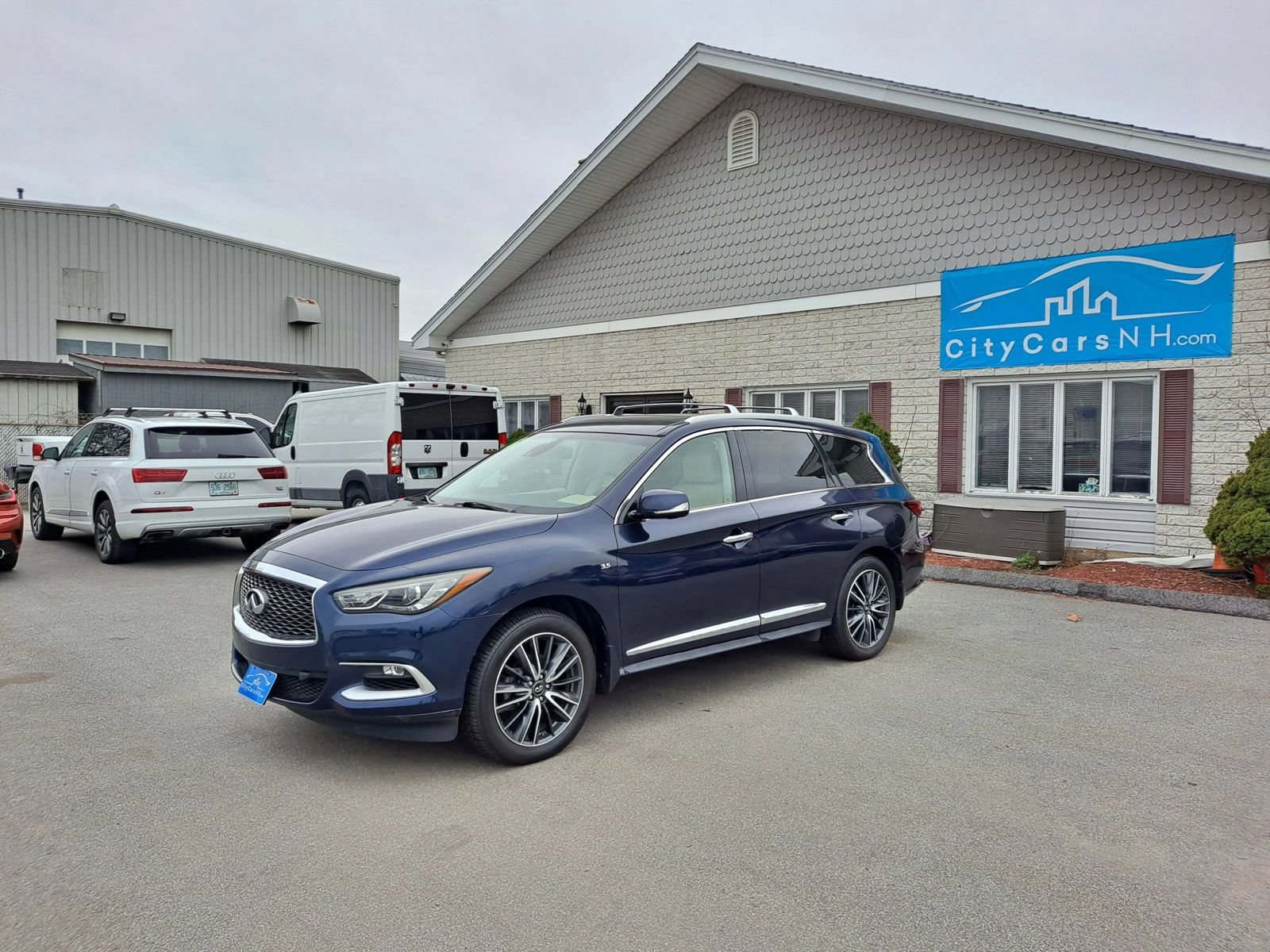 Used 2016 INFINITI QX60 Luxe w/ Deluxe Technology Package