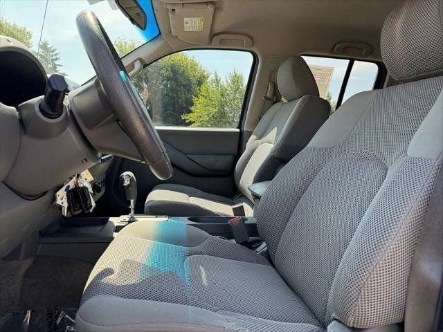 Used 2012 Nissan Frontier SV AWD/4WD image 90