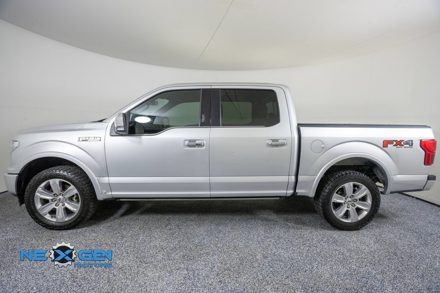 Used 2019 Ford F150 Platinum w/ Equipment Group 701A Luxury AWD/4WD image 4