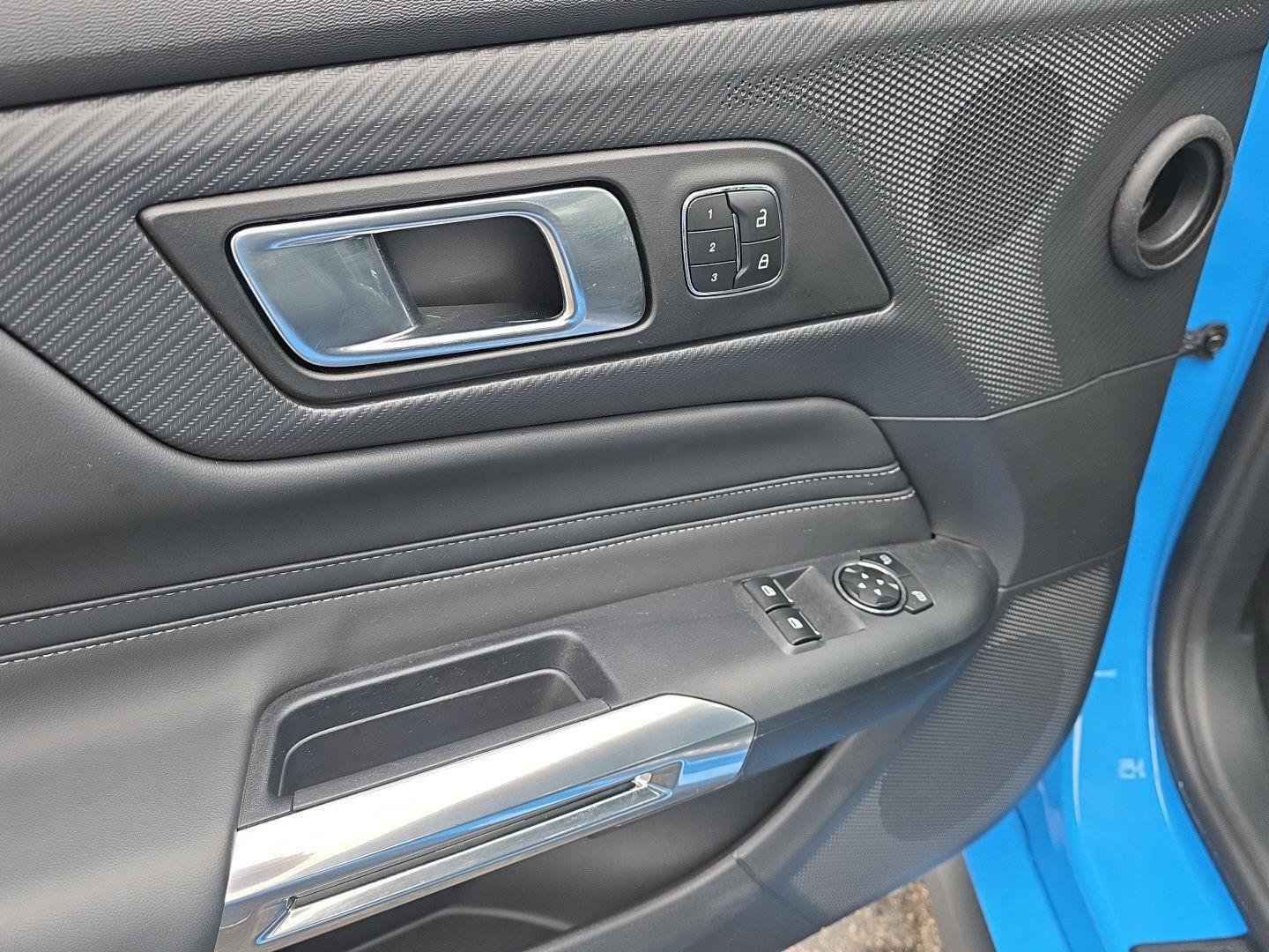 Used 2025 Ford Mustang GT Premium image 13