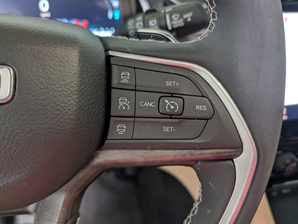 Used 2023 Jeep Grand Cherokee 4WD 4xe w/ Luxury Tech Group II image 19
