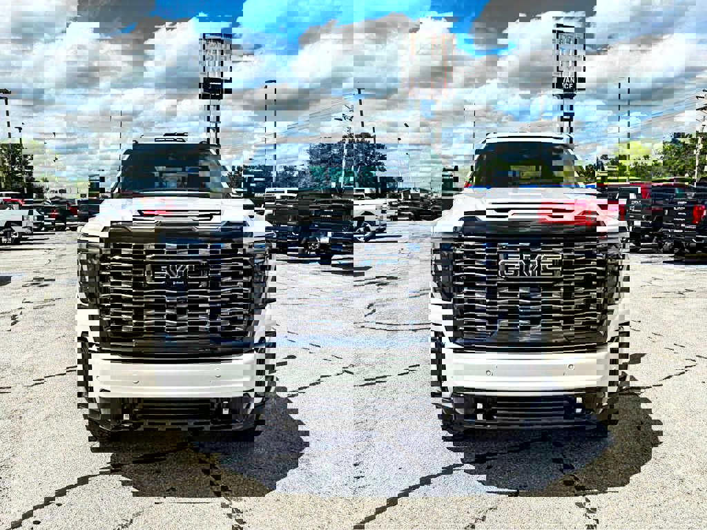 New 2025 GMC Sierra 2500 Denali Ultimate w/ Max Trailering Package image 2