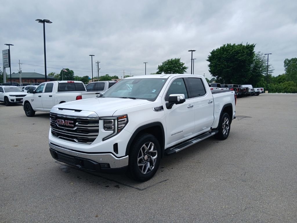 Used 2024 GMC Sierra 1500 SLT w/ SLT Premium Plus Package AWD/4WD image 4