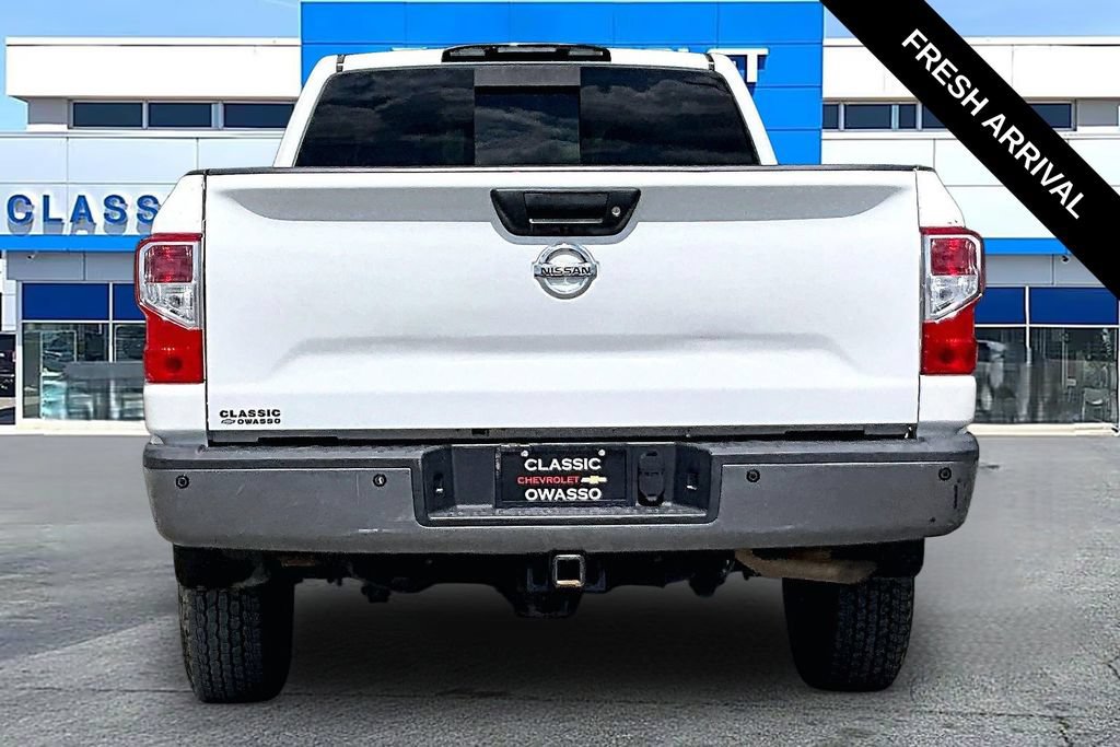Used 2017 Nissan Titan S AWD/4WD image 4