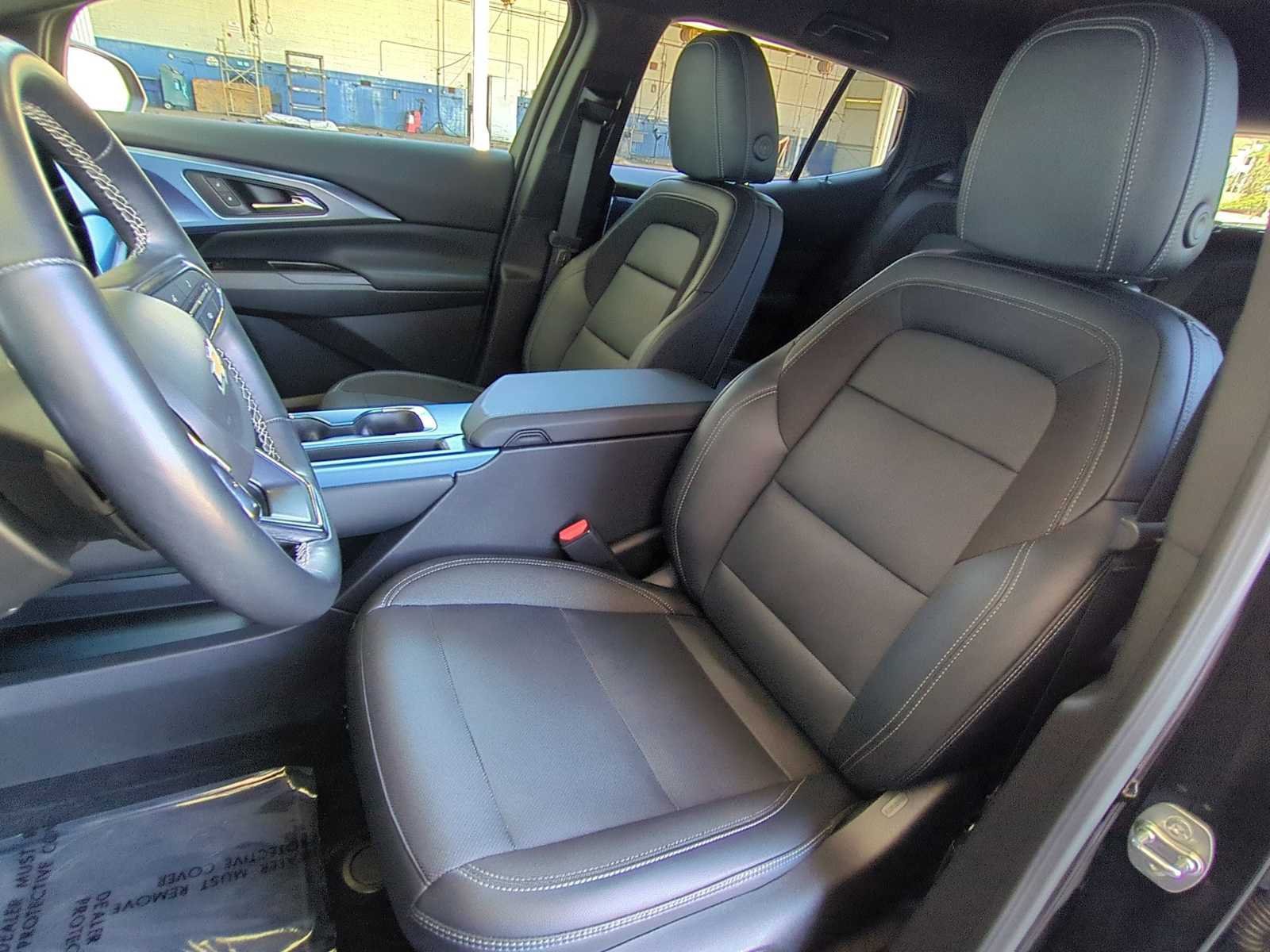 Used 2024 Chevrolet Equinox EV LT FWD image 23