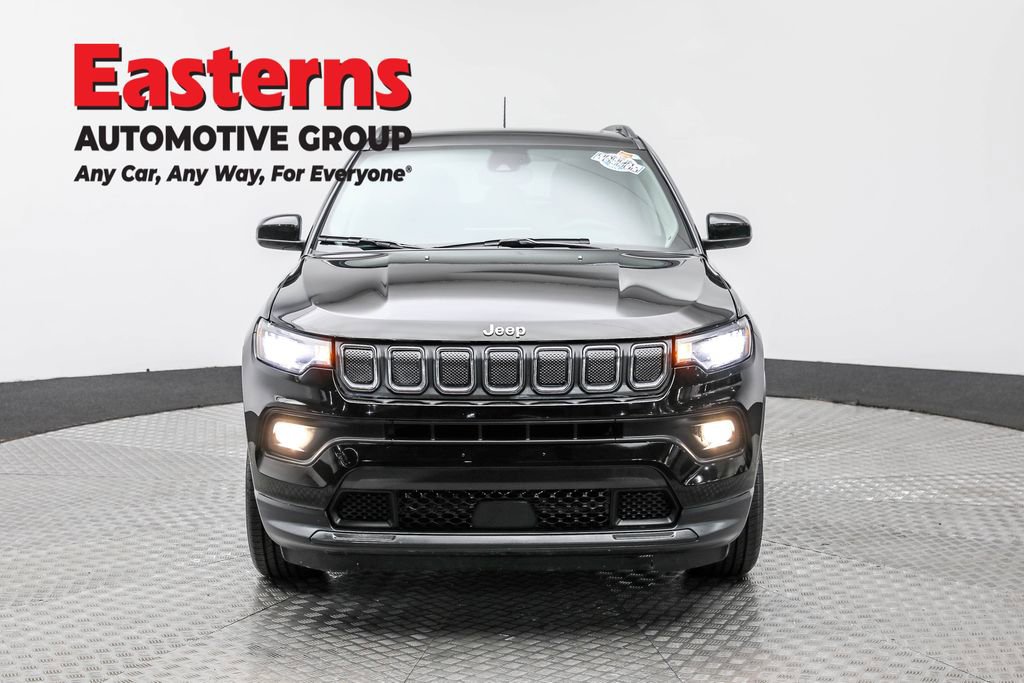 Used 2022 Jeep Compass Latitude w/ Sun and Sound Group image 2