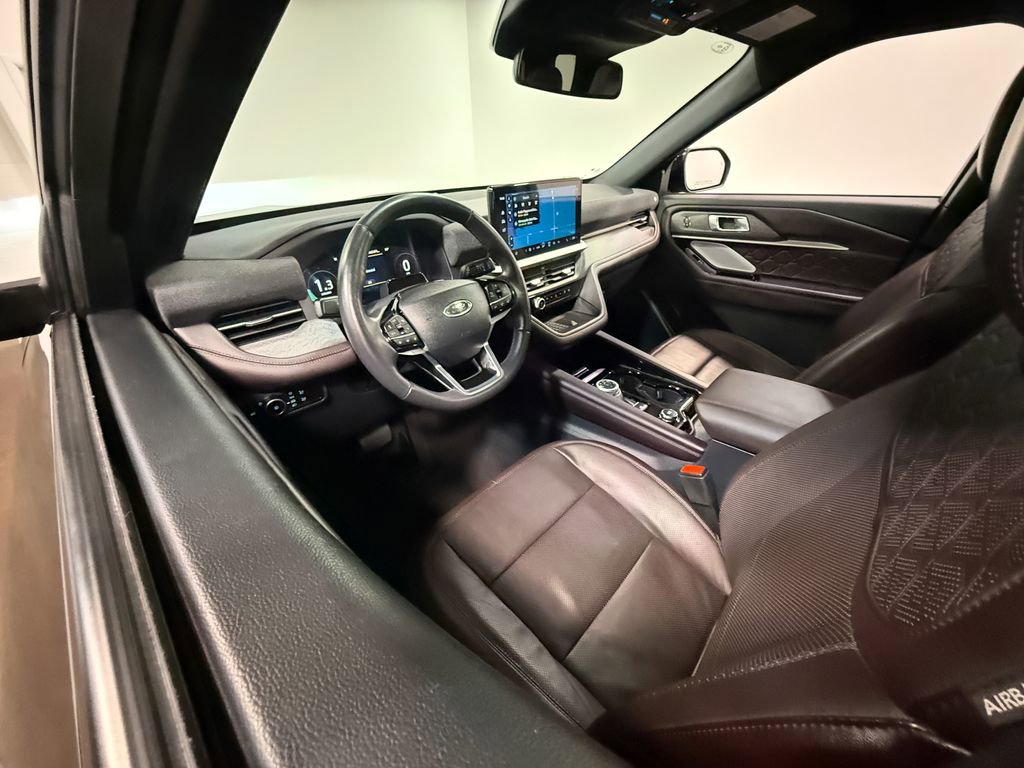 Used 2025 Ford Explorer Platinum w/ LUX Leather Package AWD/4WD image 59