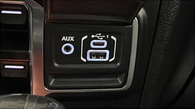 Used 2024 Jeep Wrangler Unlimited image 38