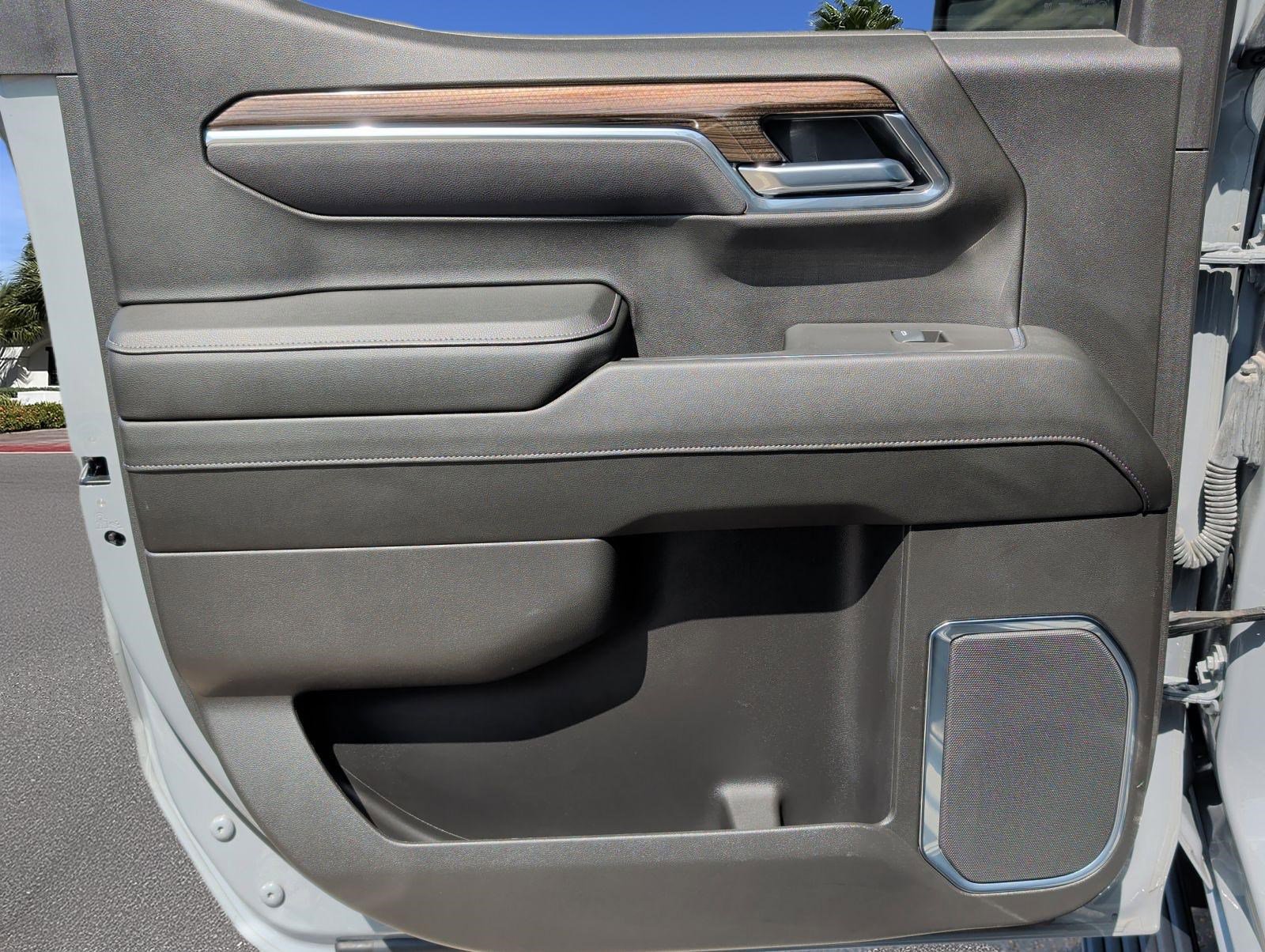 Used 2025 Chevrolet Silverado 1500 RST w/ Dark Appearance Package image 18