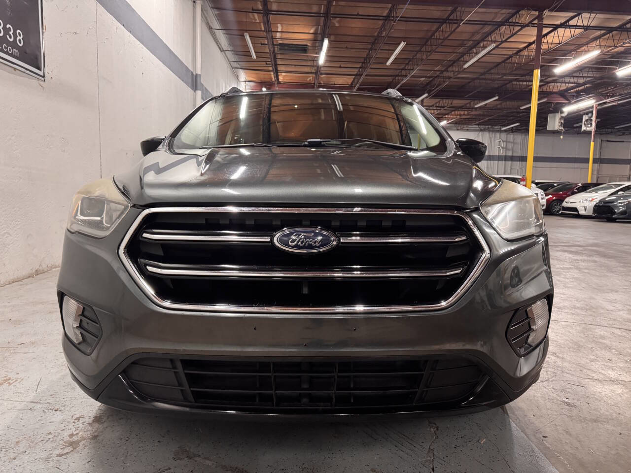 Used 2017 Ford Escape SE w/ Equipment Group 201A AWD/4WD image 3