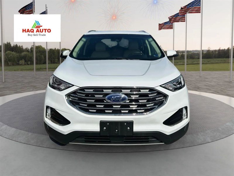 Used 2019 Ford Edge SEL w/ Equipment Group 201A image 2