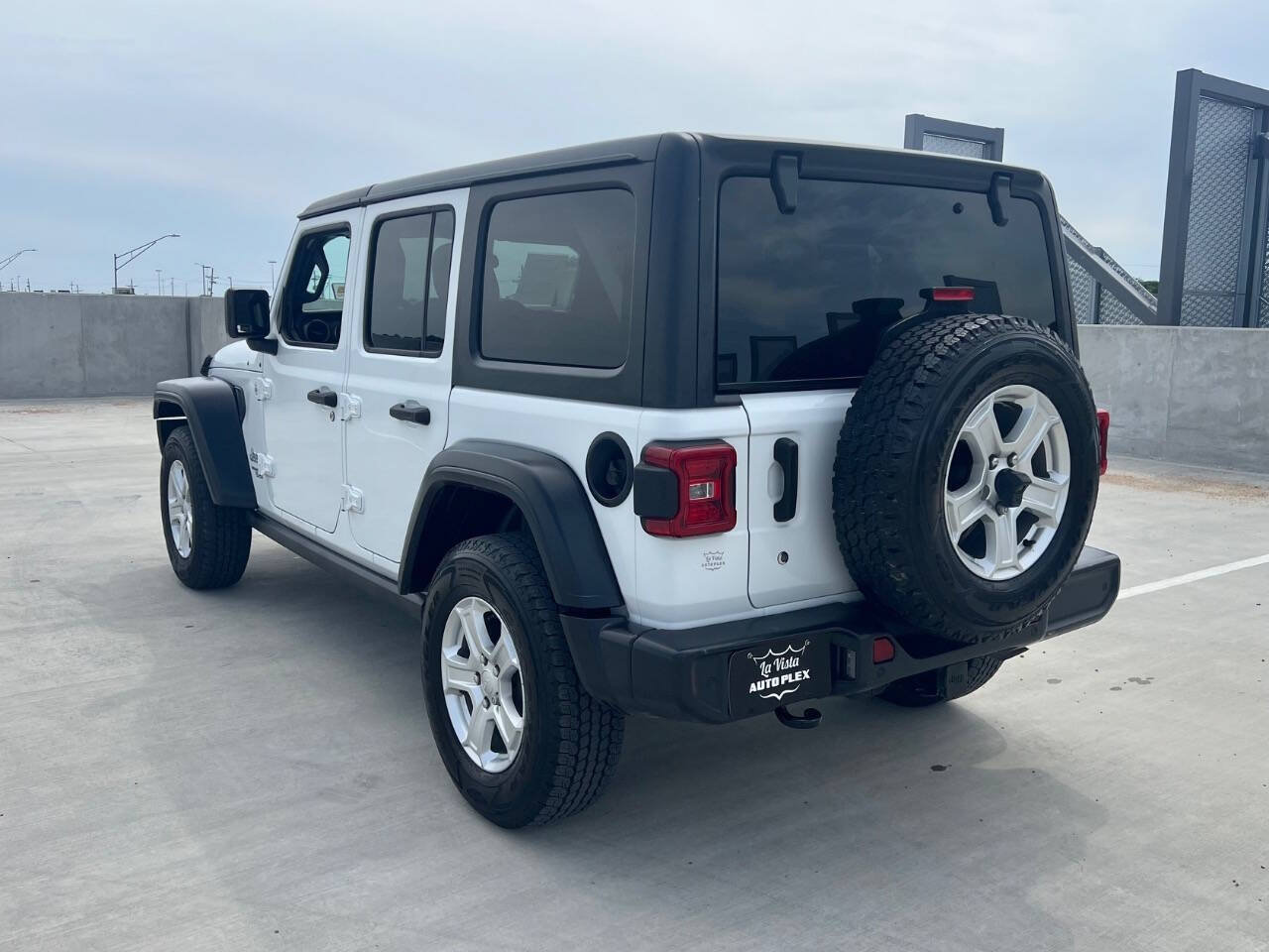Used 2018 Jeep Wrangler Unlimited Sport S AWD/4WD image 9