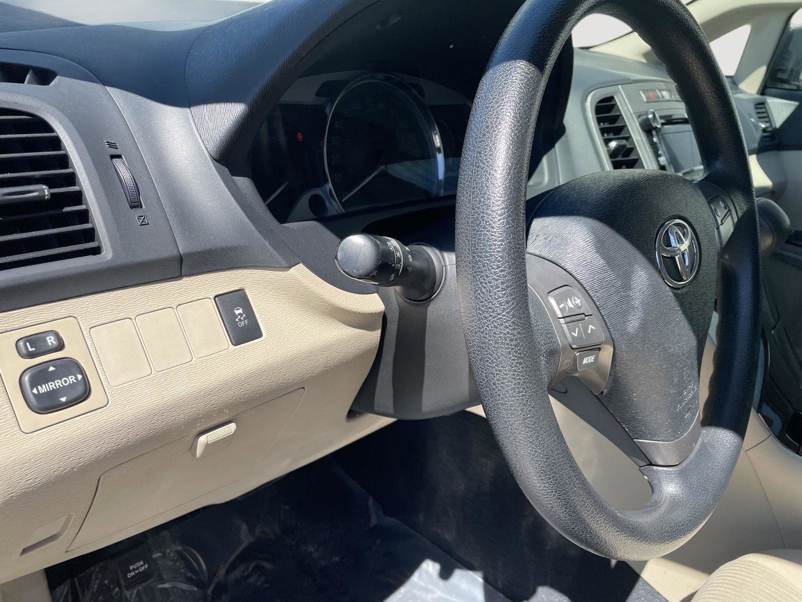 Used 2012 Toyota Venza LE FWD image 13