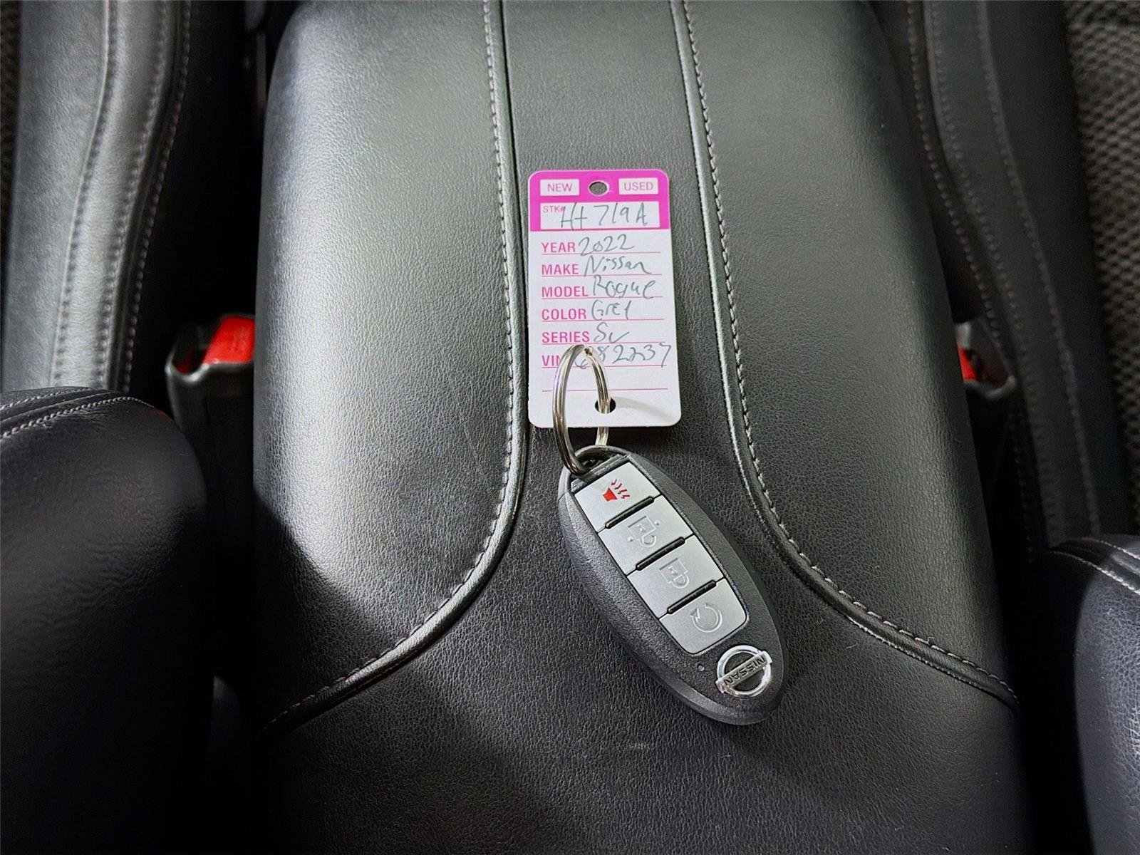 Used 2022 Nissan Rogue Sport SV w/ Technology Package image 32