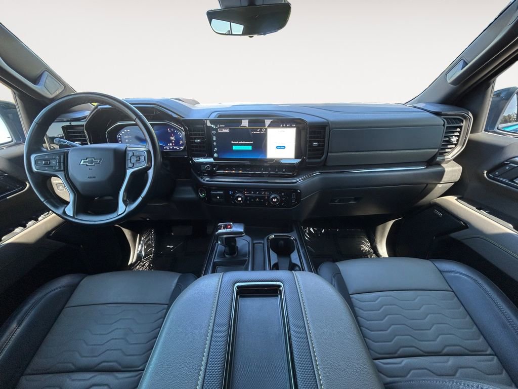 Used 2022 Chevrolet Silverado 1500 ZR2 w/ Technology Package image 13